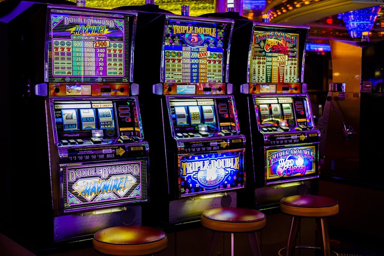 mmrjili မြန်မာ Online Gaming ပလက်ဖောင်း Slots Live Casino Sportsbook MMK ကစားနိုင်